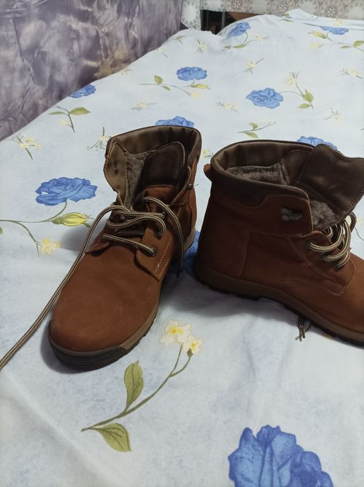 Ghete marimea40 de piele