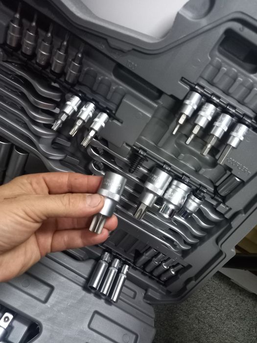 Набор инструментов. Отличного качества Force