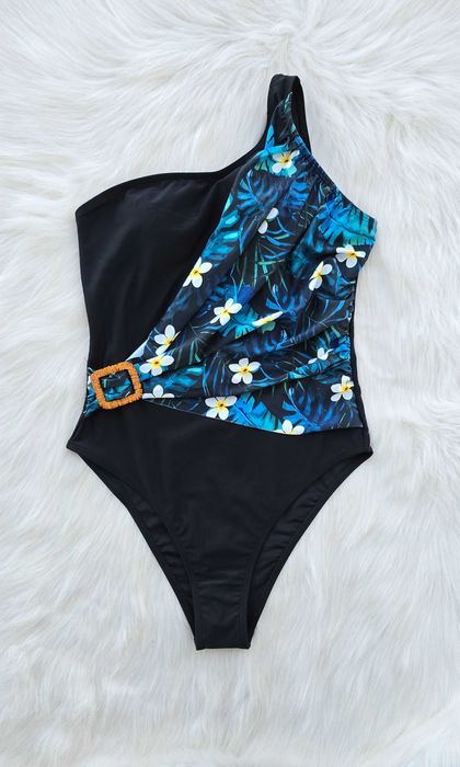 Нов дамски бански размер М