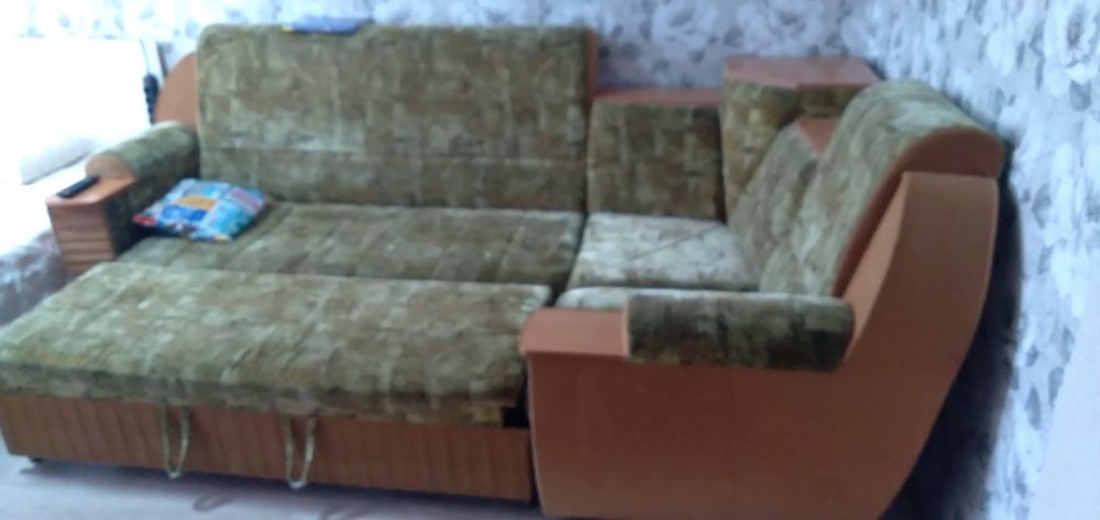 Прода диван раскладной большой.