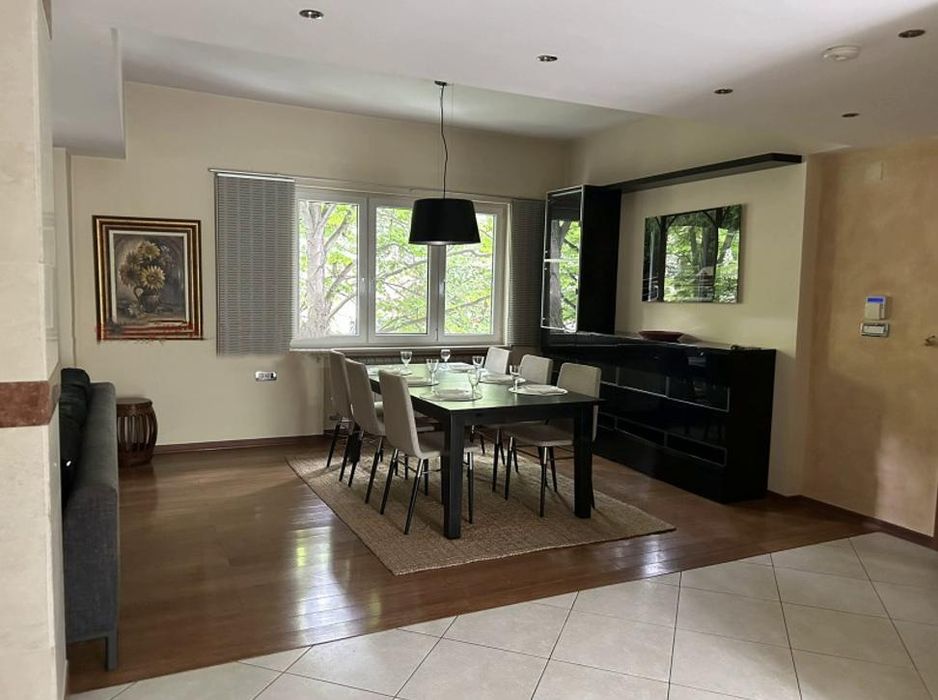 Дава се под наем Четиристаен апартамент в София, Център - 200 кв.м за 1500 € - Снимка #2