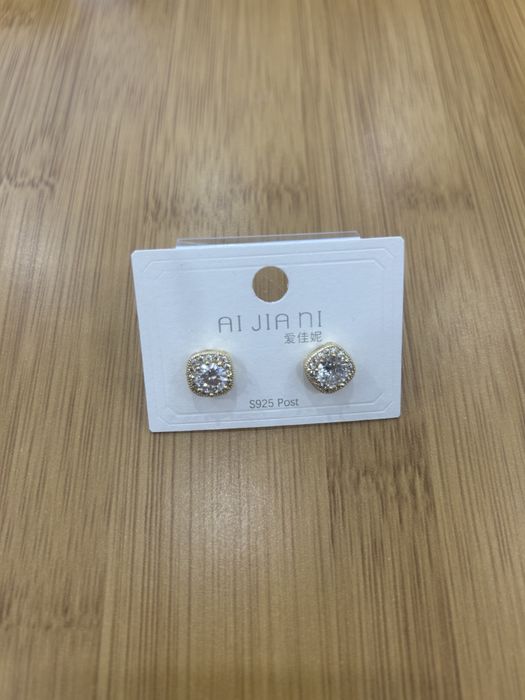 Продам бижутерию