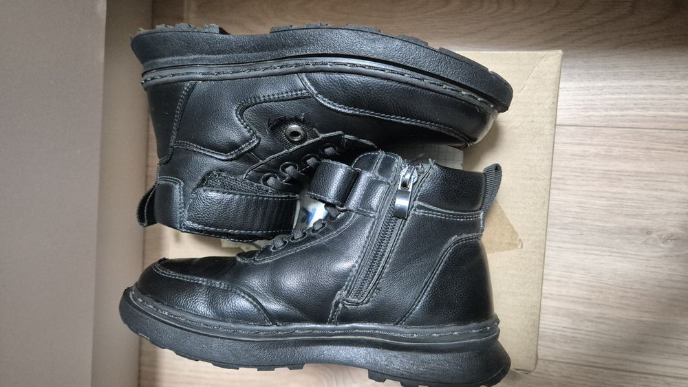 Осенние ботинки кожанные