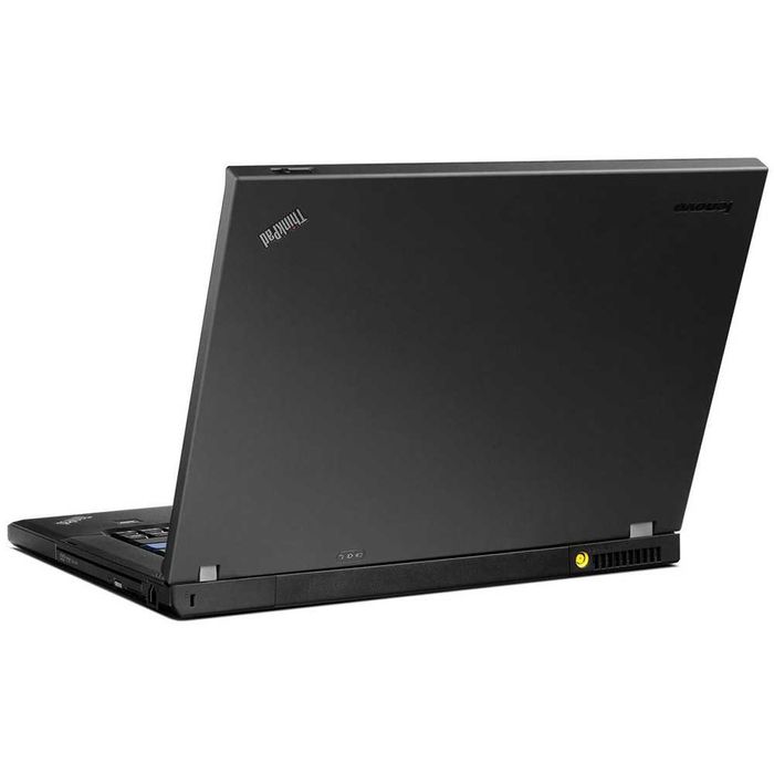 Лаптоп Lenovo ThinkPad W500 P8600 8GB 128GB SSD ATI 3650 Windows 11
