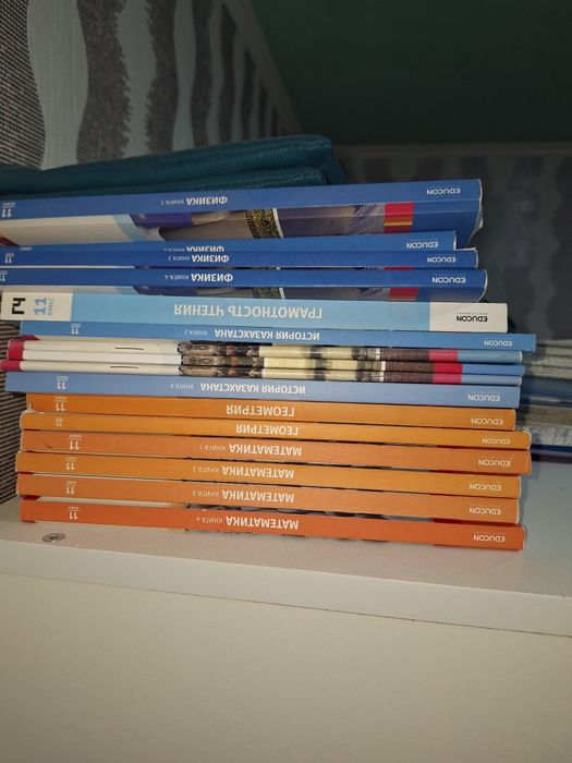 Продам книги Достык