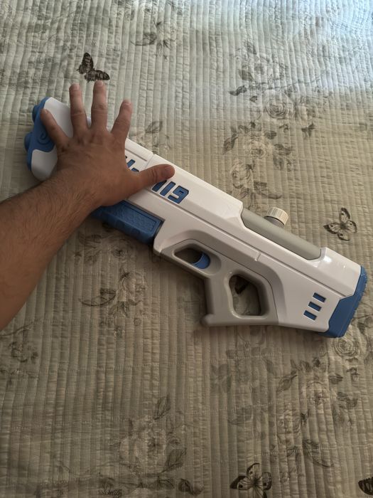 Прадаётся Водяной пистолет автомат игрушка