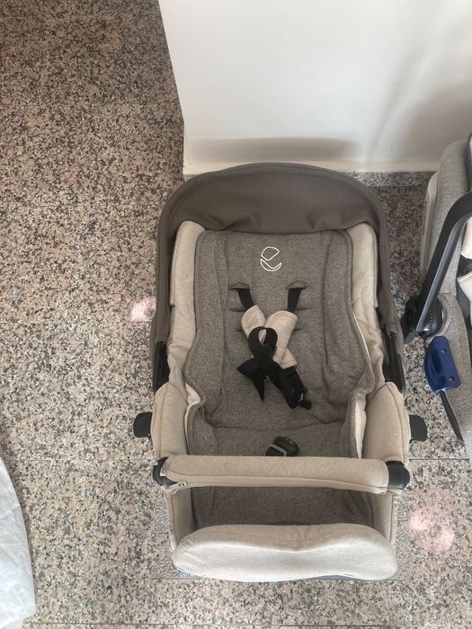 Бебешка количка 3 в 1 Jané Muum – кош за новородено и столче за кола. Подходяща от раждането до около 3–4 години (до 22 кг).