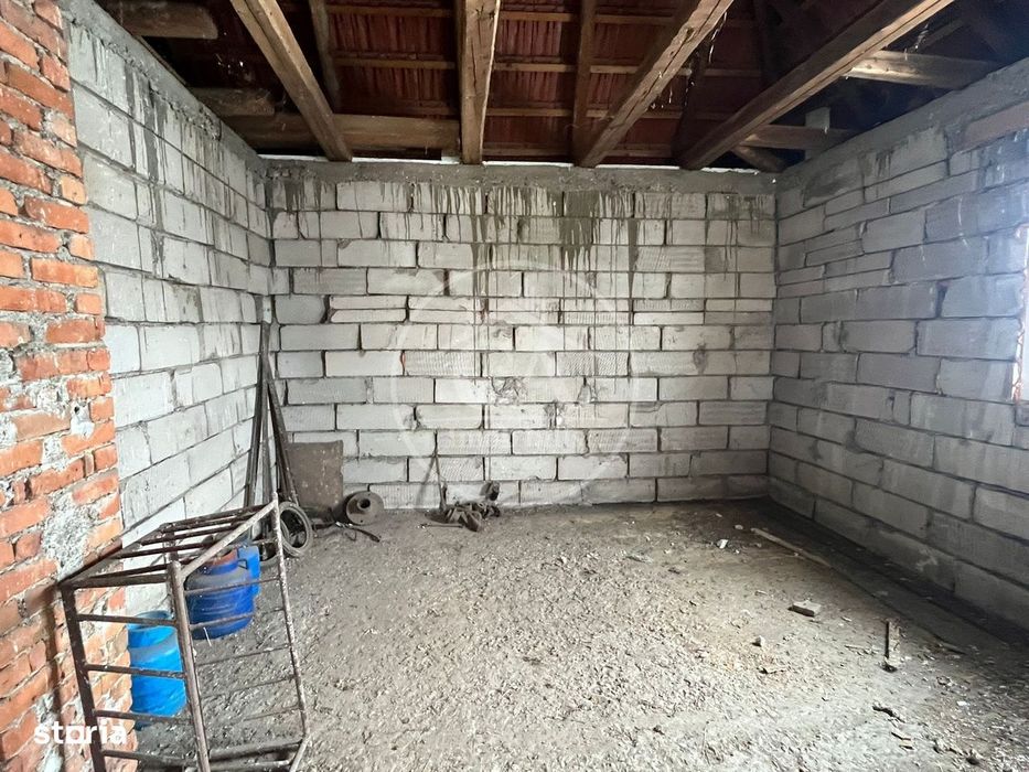 Casa de vanzare D+P+E+M cu 5 camere în Livada De Bihor