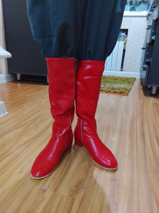 Сапоги красные кожанные