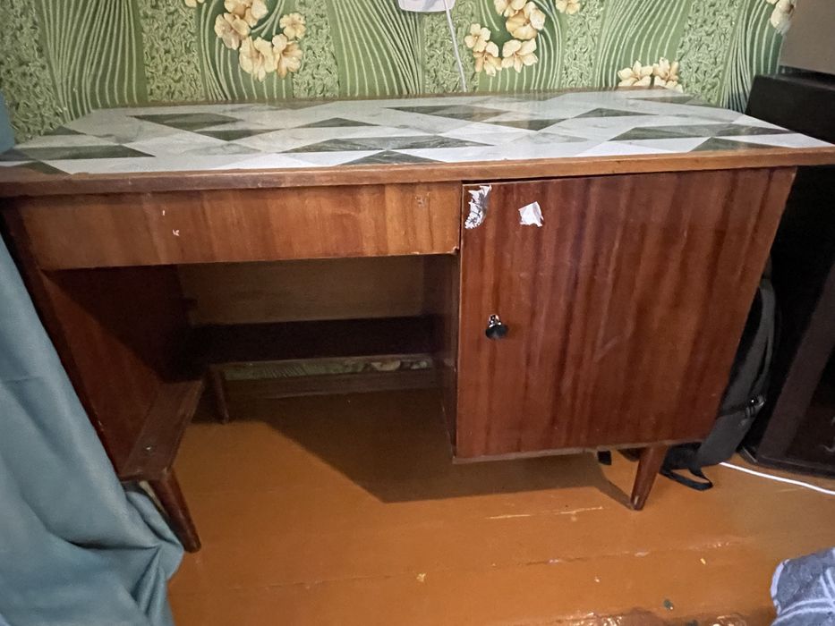 Комплект из двух столов