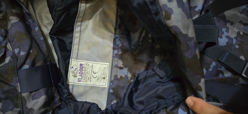 Vând ranița nouă 90l