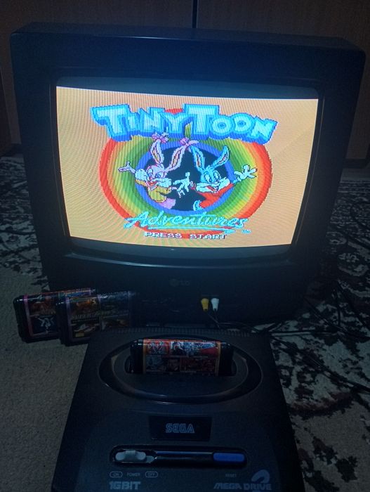 Телевизор LG. Маленький