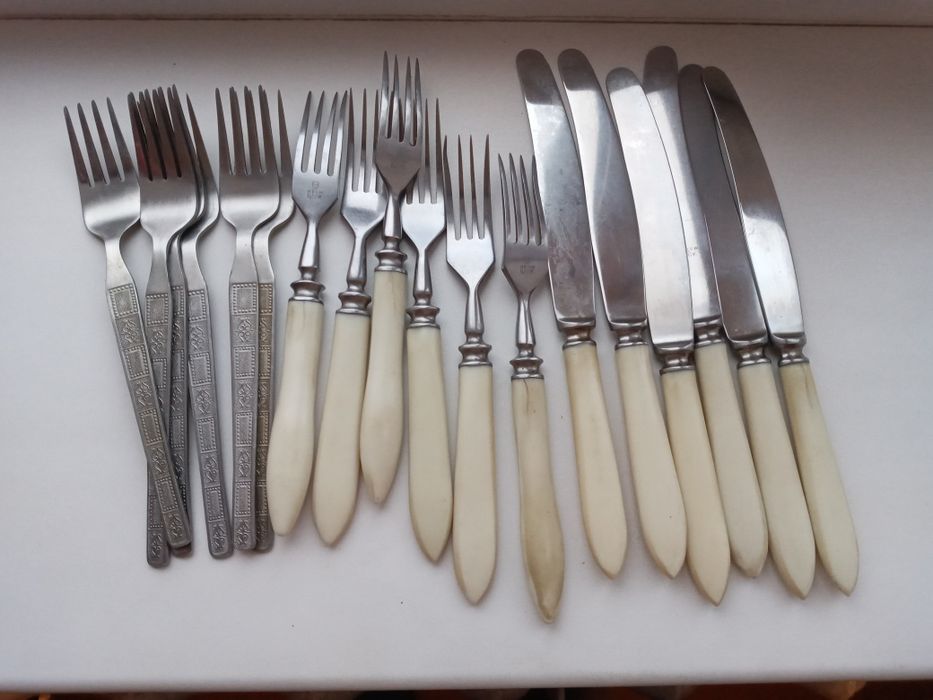 Продам набор столовых приборов