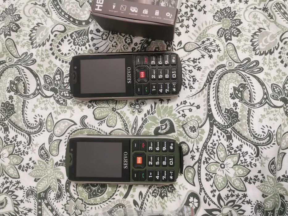 Telefon SERVO cu 4 sim-uri, liber de retea, cu butoane, rezistent