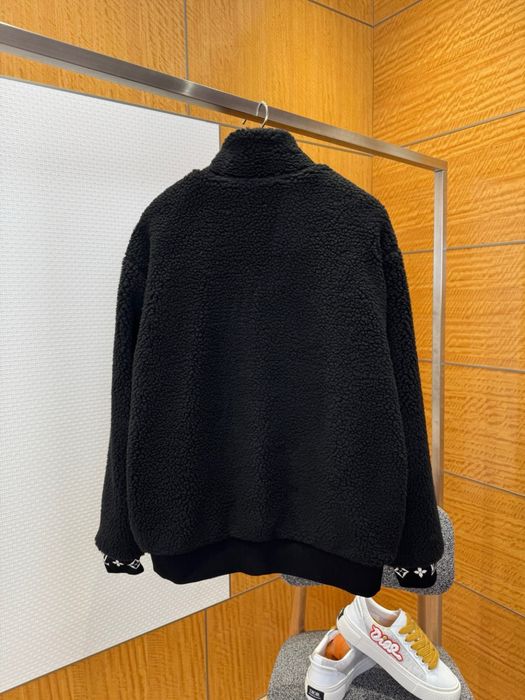 Geaca Louis Vuitton cu blana Premium