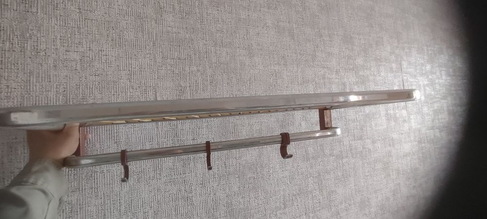 Вешкалка настенная