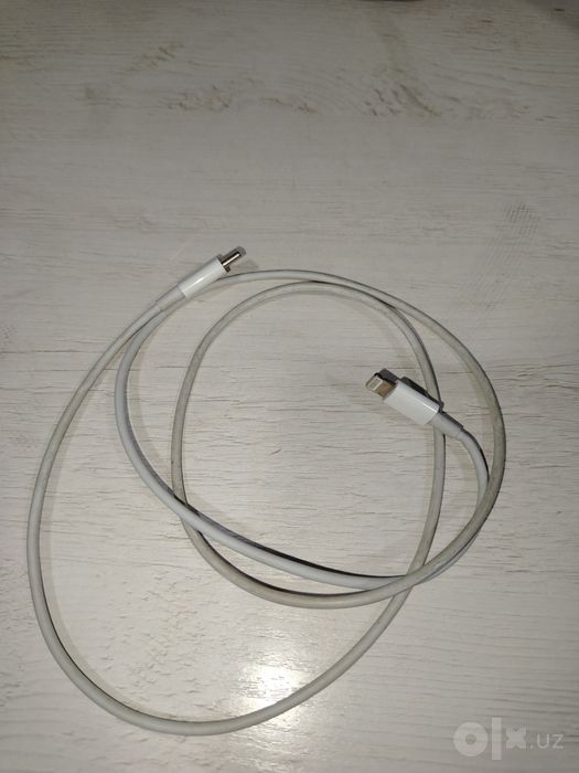 Iphone zaryadchik