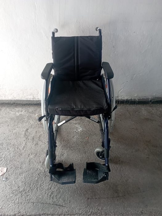 Продам инвалидную коляску новую.