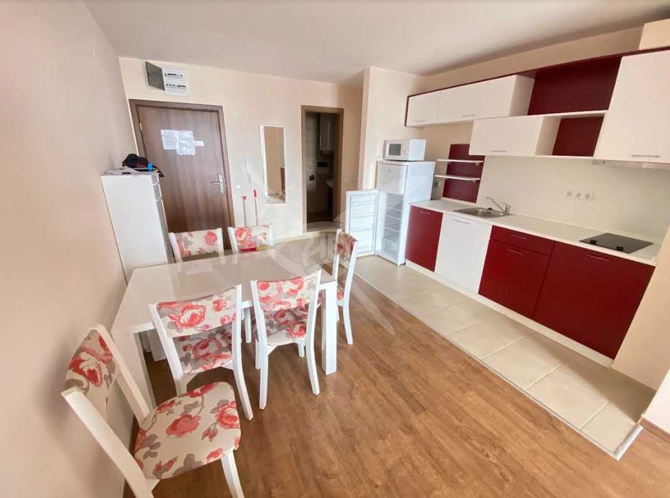 Продава се Тристаен апартамент в Свети Влас - 190 кв.м за 1427 €/кв.м - Снимка #1