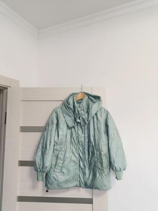 Продам куртка для девочек