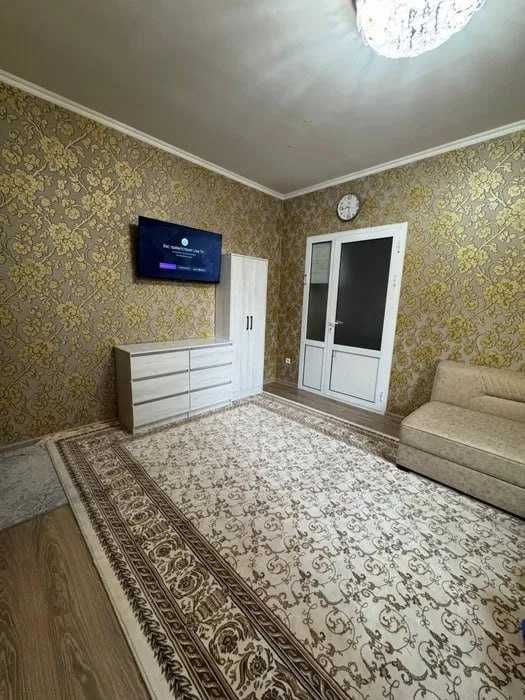 Мирзо-Улугбек, район Максима Горького; рядом школа Diplomat, БУЗ базар