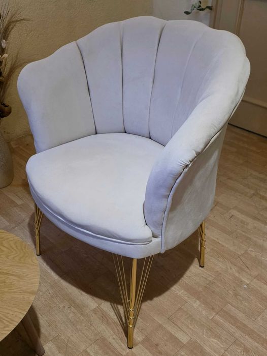 Диванче със столчета