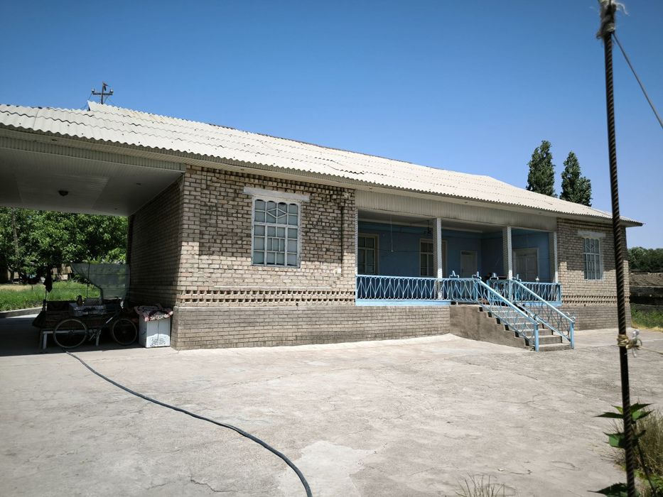 Ховли уй сотилади