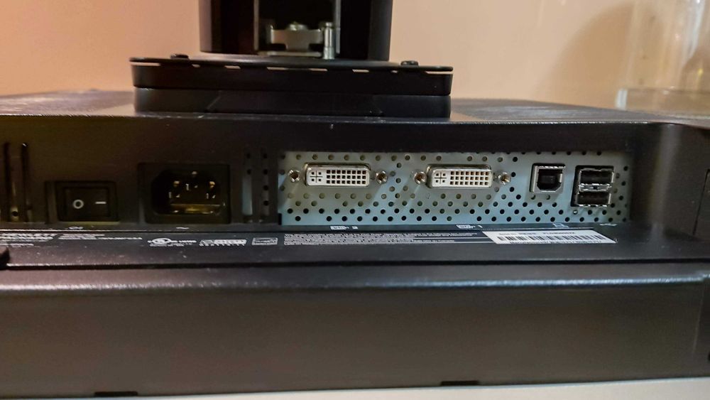 Монитор HP LP2065