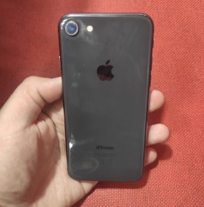 Iphone 8  64 gb в идеале