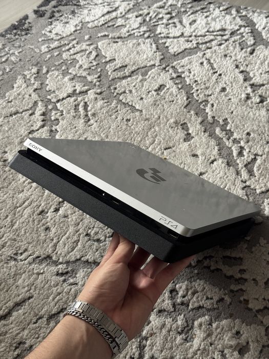 Ps4 slim 1 Tb-Gran Turismo edition