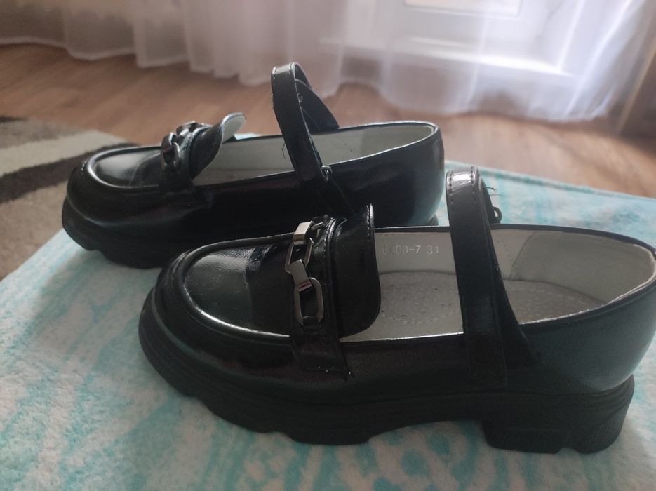 Туфли на девочку 31р