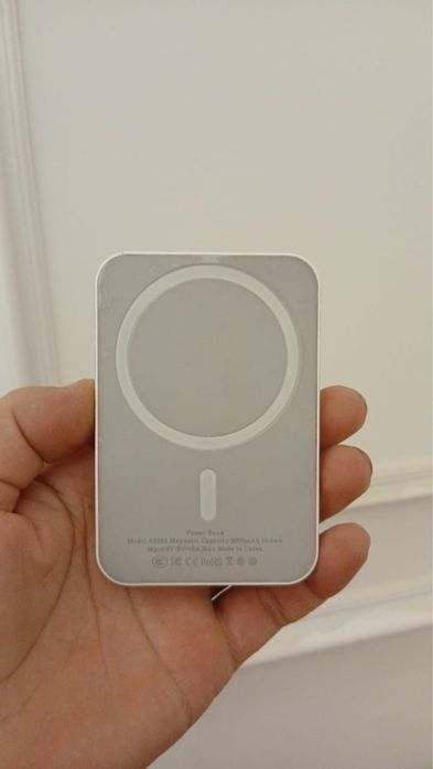 Прлдаётся айфон 11