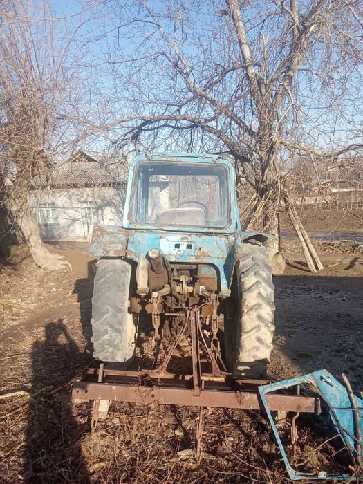 Трактор МТЗ 80. В рабочем состояние
