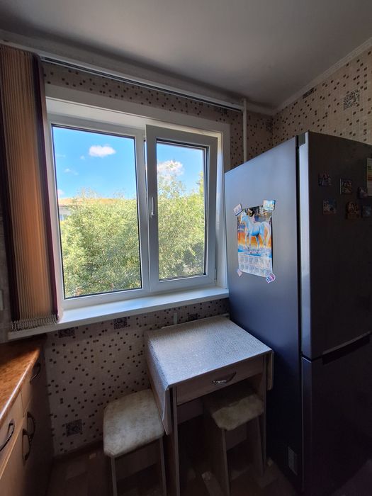 Продам 2 ком квартиру район уюта.