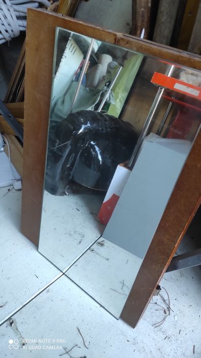 Зеркало разных размеров.