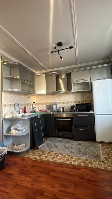 Продам кухоню в сборе б/у.