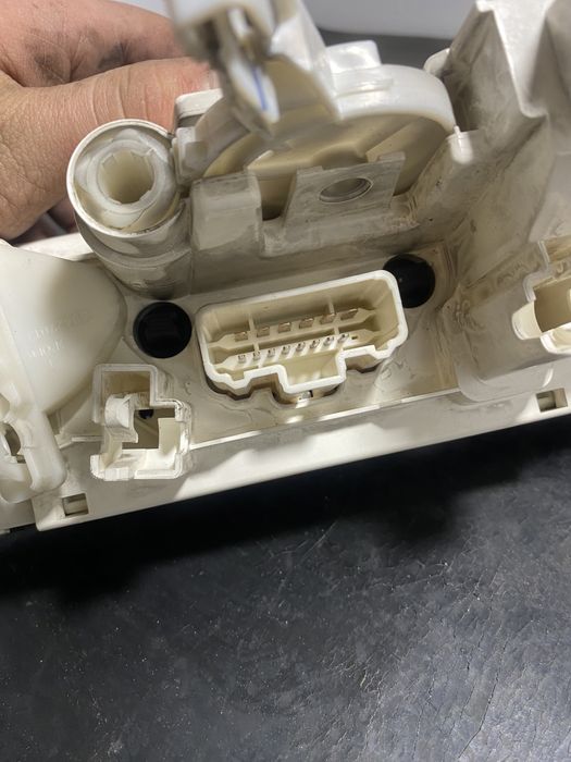 Panou comanda Ac clima Renault Megane 2 2004-2009 694200001