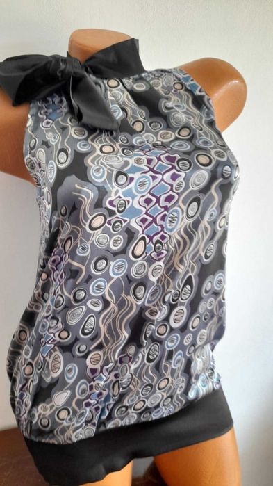 Bluze  fără mâneci - bluza satinată Brem, imprimeu geometric, M
