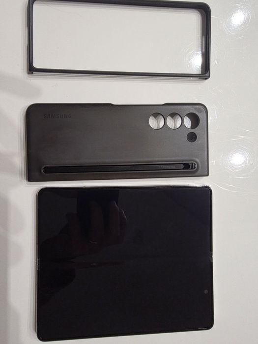Samsung Z Fold 5 256/12 GB 2 СИМ карта Идеал