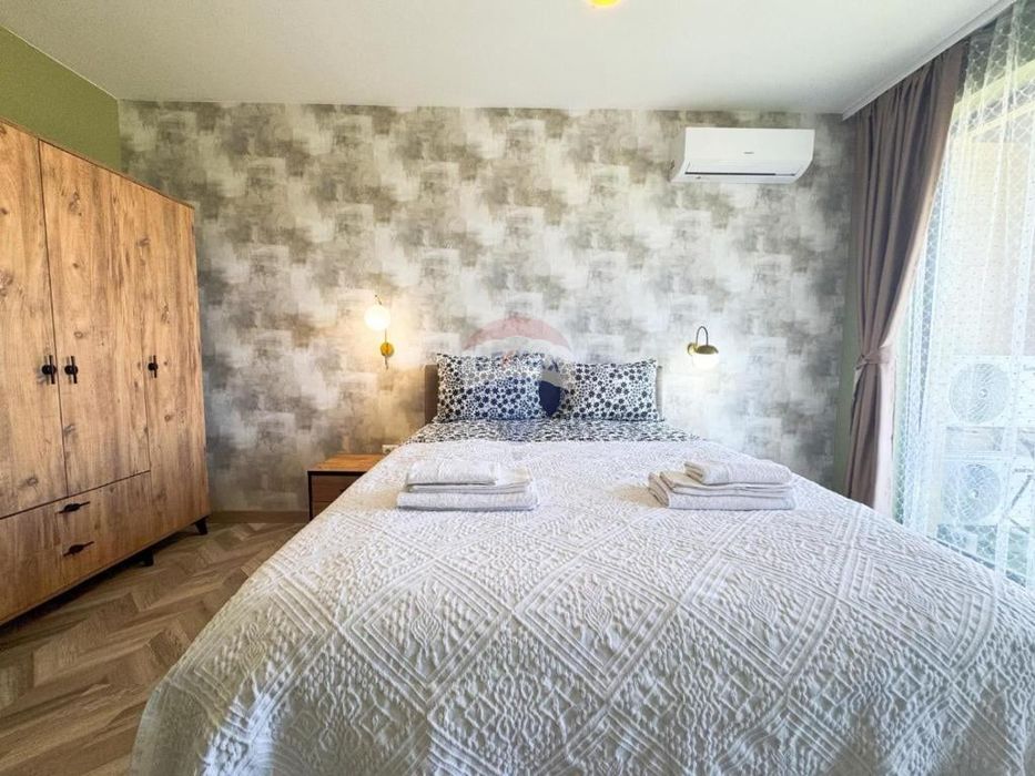 Дава се под наем Двустаен апартамент в к.к. Св.Св. Константин и Елена - 68 кв.м за 657.9 € - Снимка #2