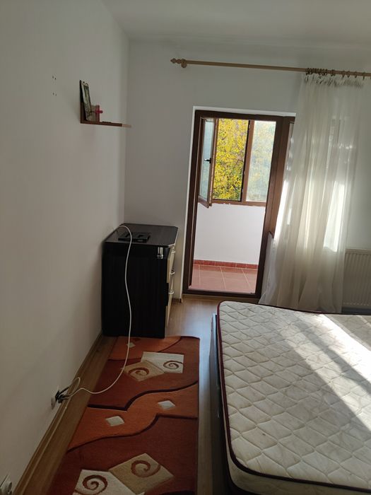 Închiriez apartament 3 camera in Târgu frumos