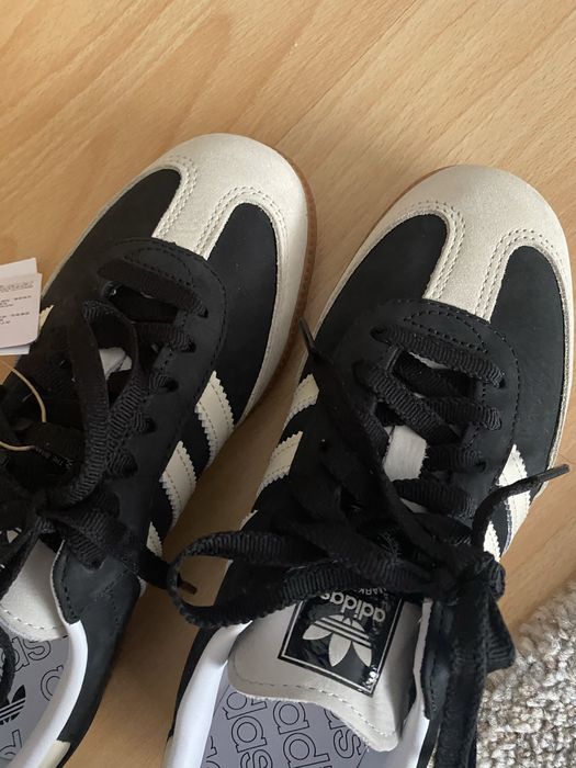 Sneakers adidas Samba, noi