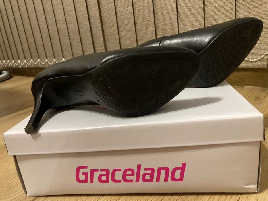 Запазени и удобни обувки