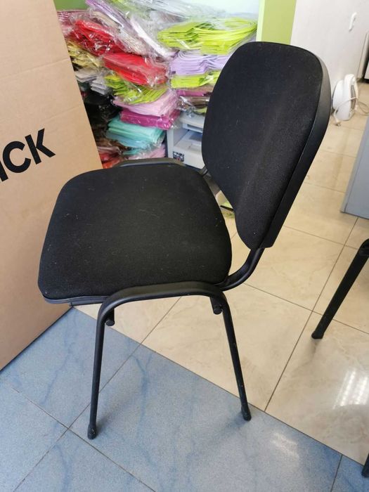 Столове за офис или за дома