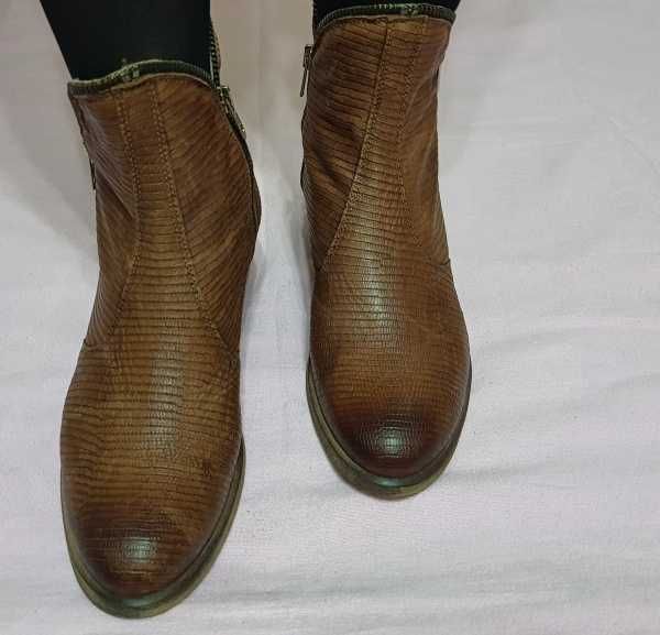 Botine trendy full piele de la MANFIELD marimea 39