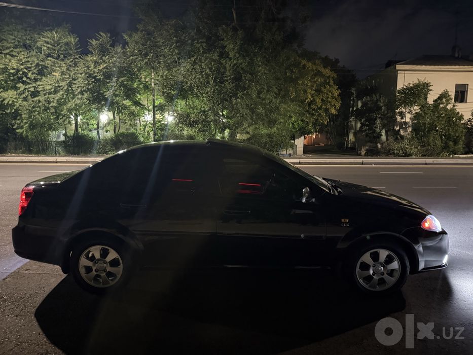 Chevrolet gentra qora rangli 2022-yil