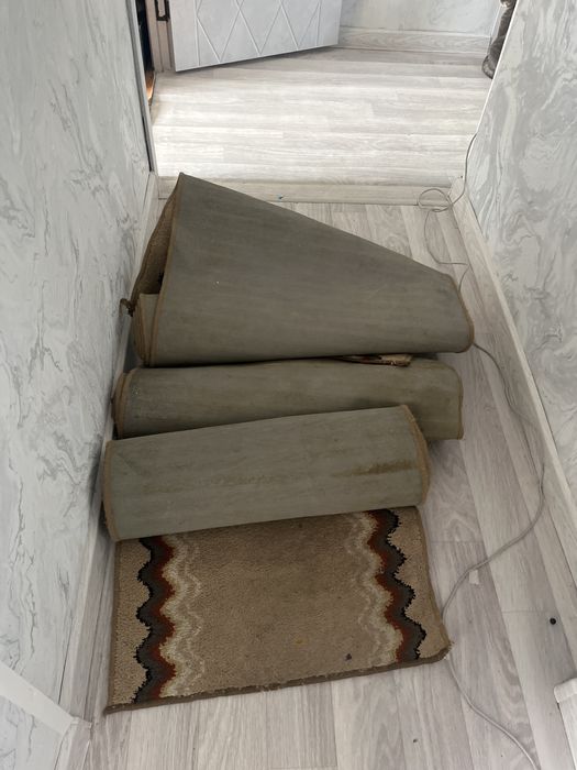 продам ковровые дорожки 3 штуки