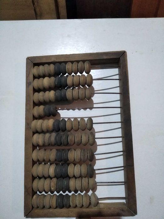 книги открытки \Противогаз\ Колесо прялки\Счеты вычислительные ручные