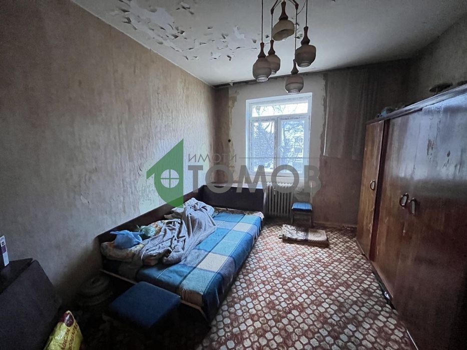 Продава се Двустаен апартамент в Шумен, Център - 75 кв.м за 1360 €/кв.м - Снимка #2