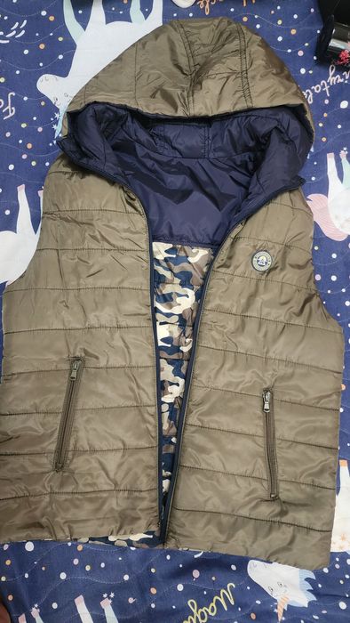 Жилетка двусторонняя 13-14 лет Zara оригинал состояние отличное